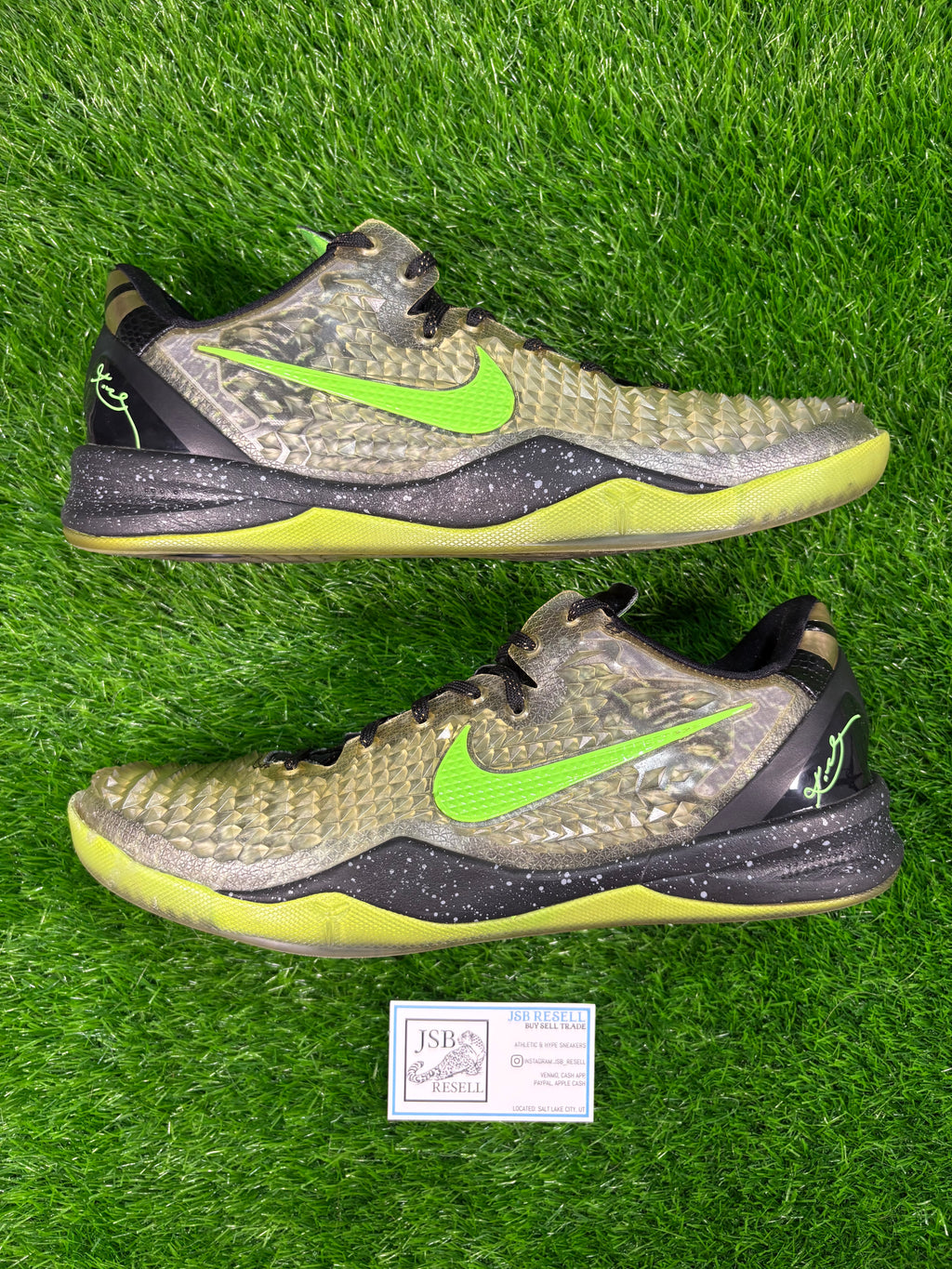 Kobe 8 “SnakeSkin-Christmas”