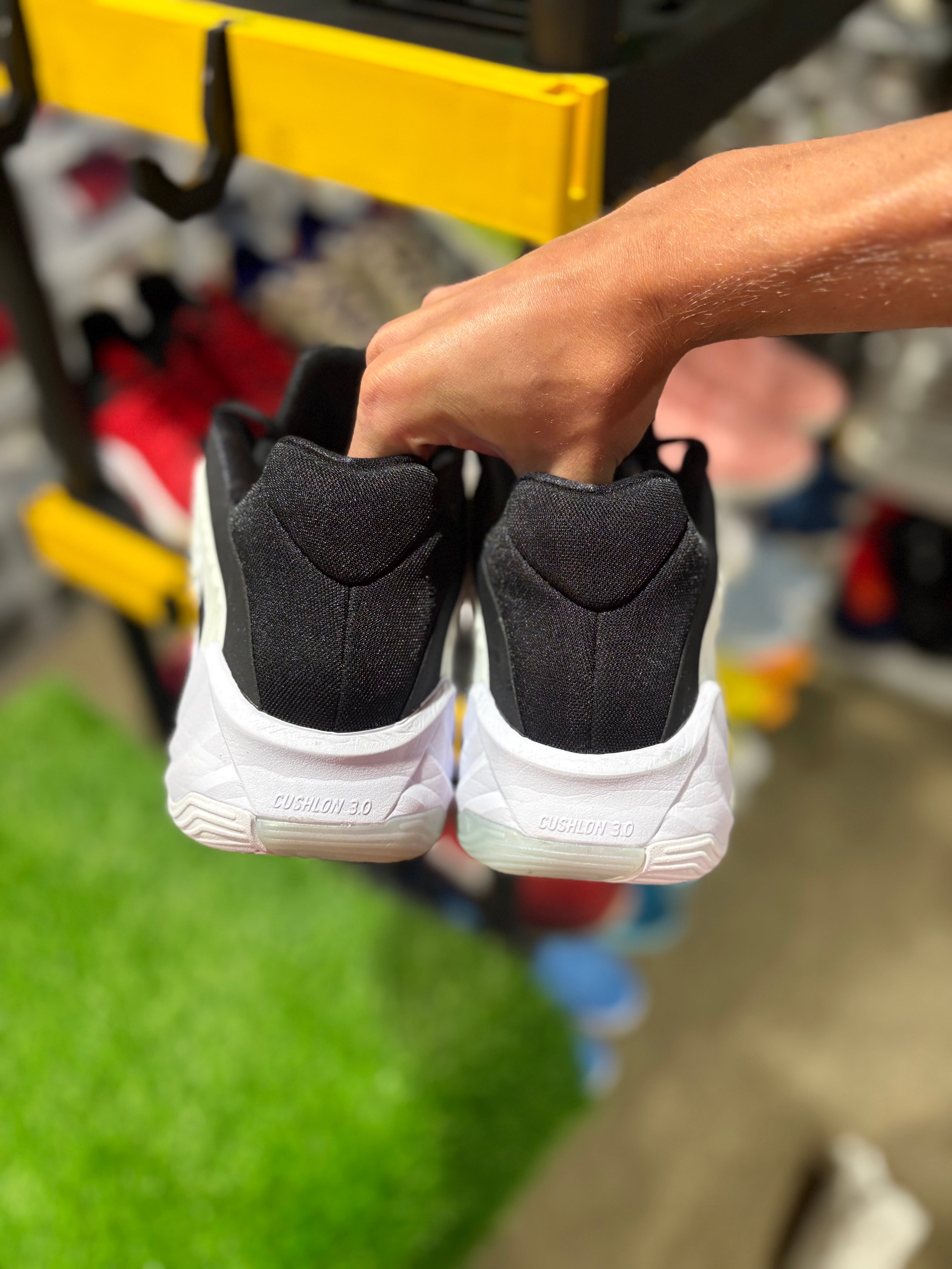 Size 15 - Freak 7 “Black/White”