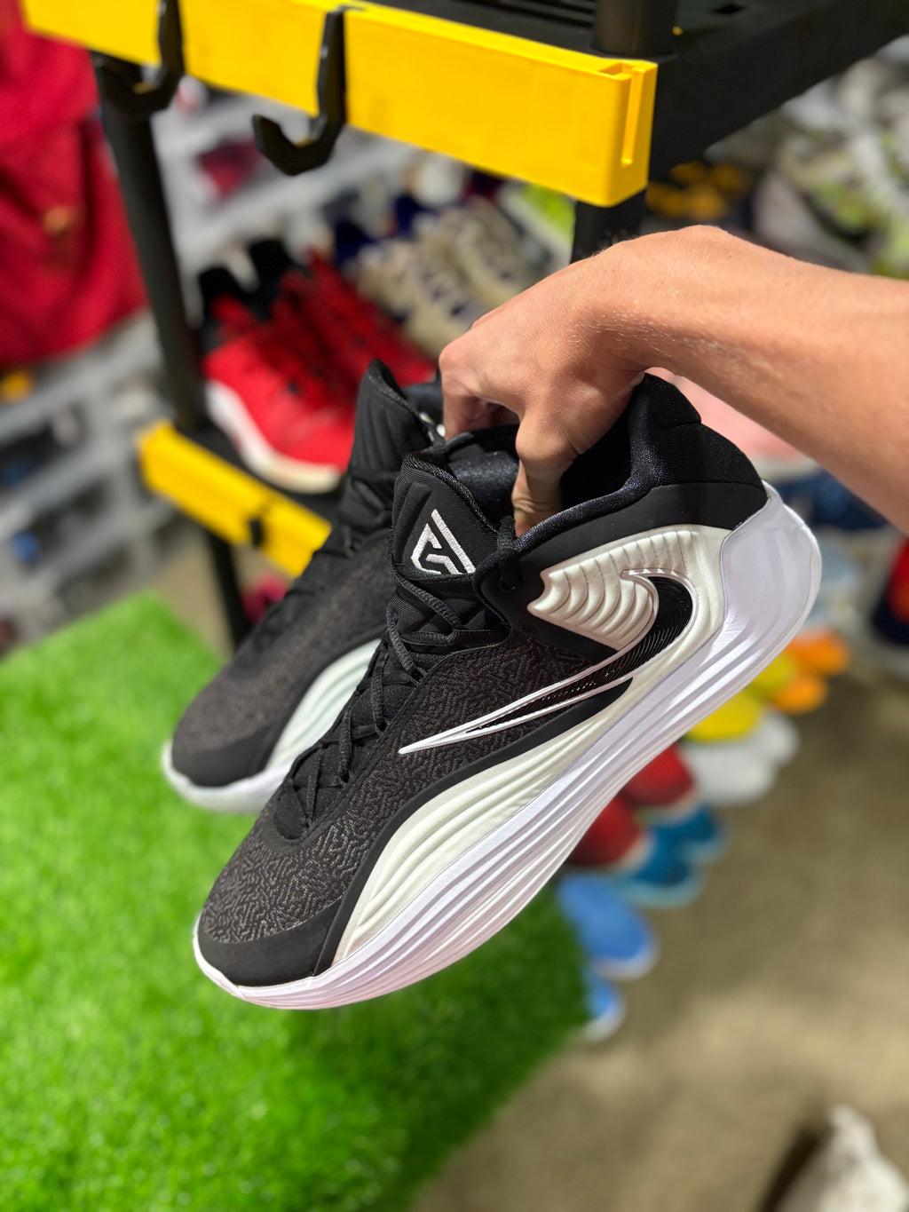Size 15 - Freak 7 “Black/White”
