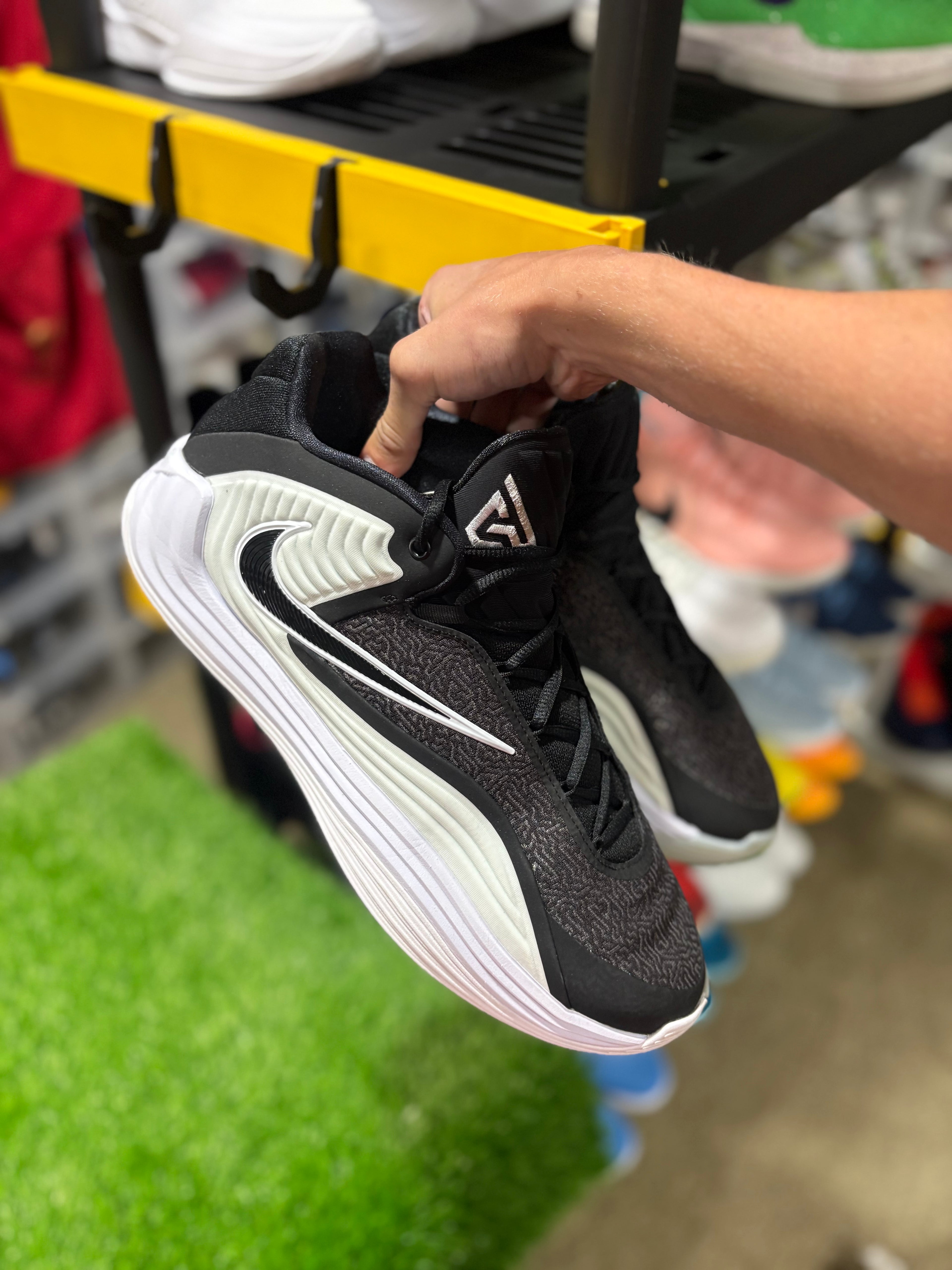 Size 15 - Freak 7 “Black/White”