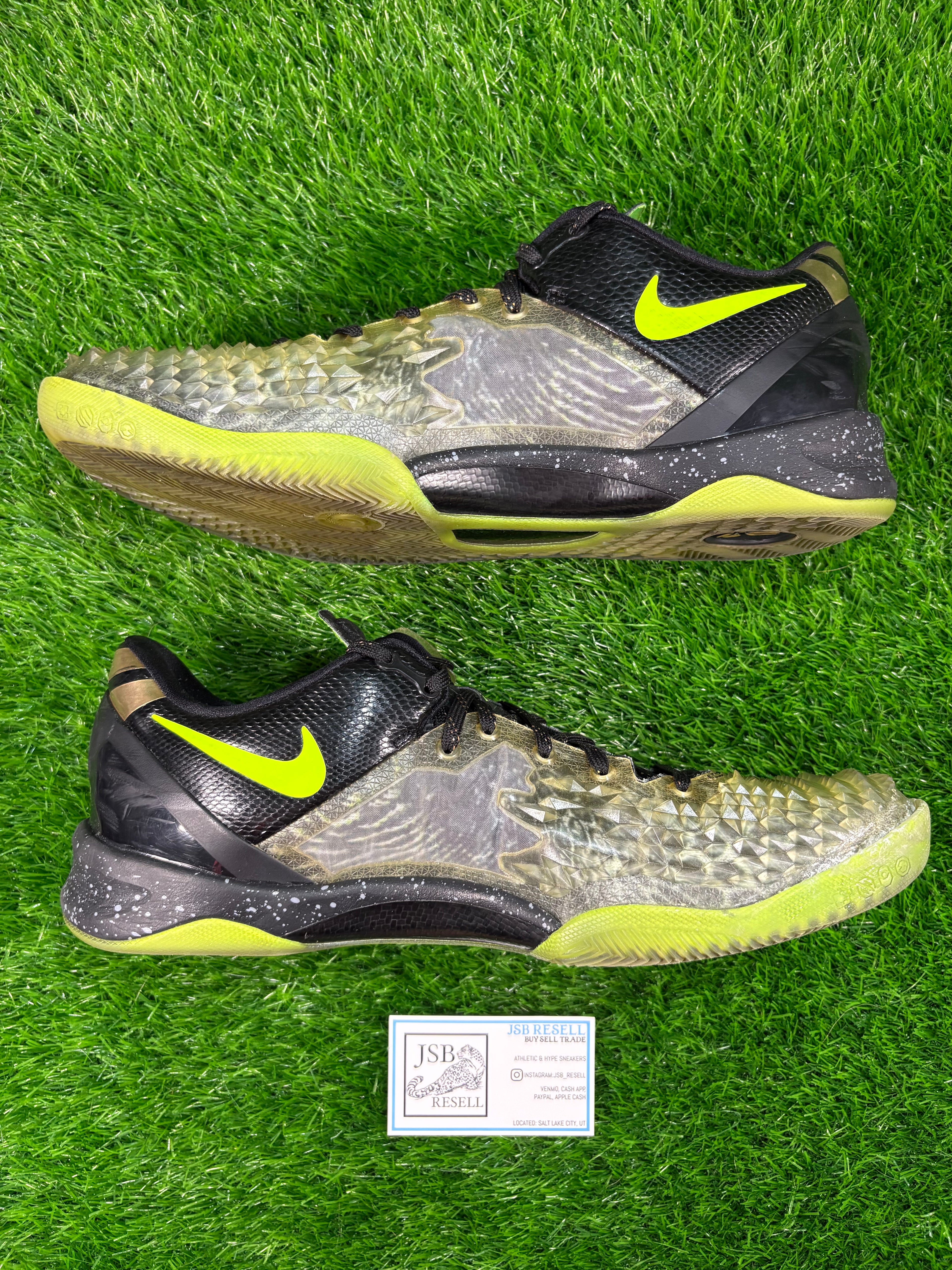 Kobe 8 “SnakeSkin-Christmas”