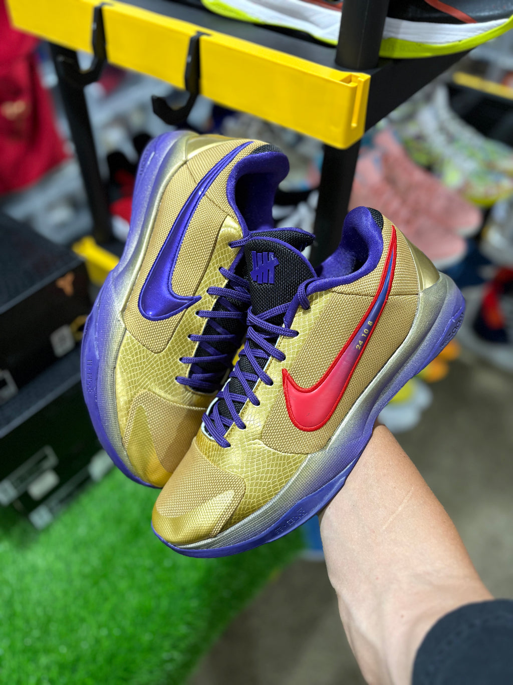 Size 13 - Kobe 5 Protro “Undefeated Hall of Fame”