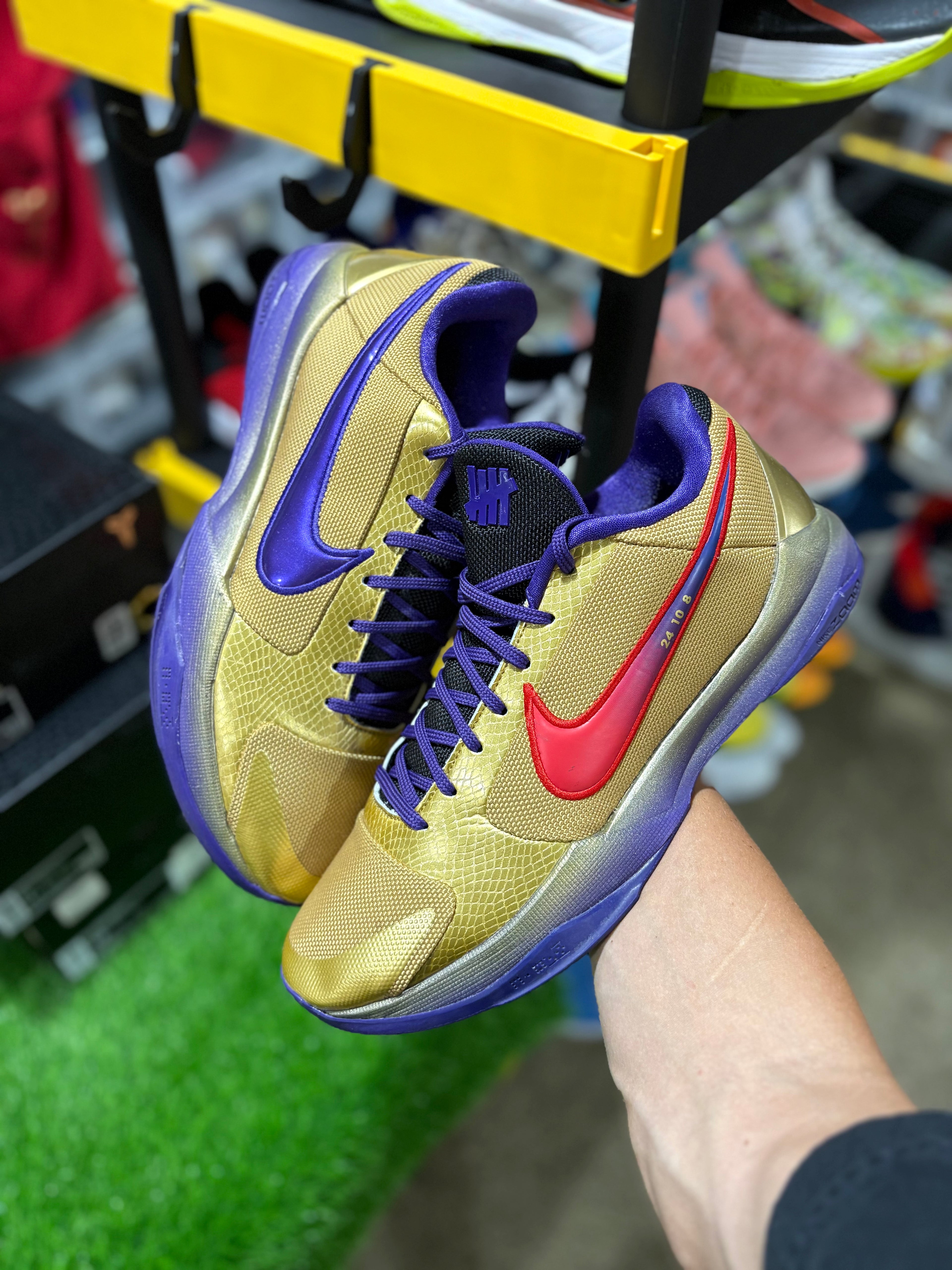 Size 13 - Kobe 5 Protro “Undefeated Hall of Fame”
