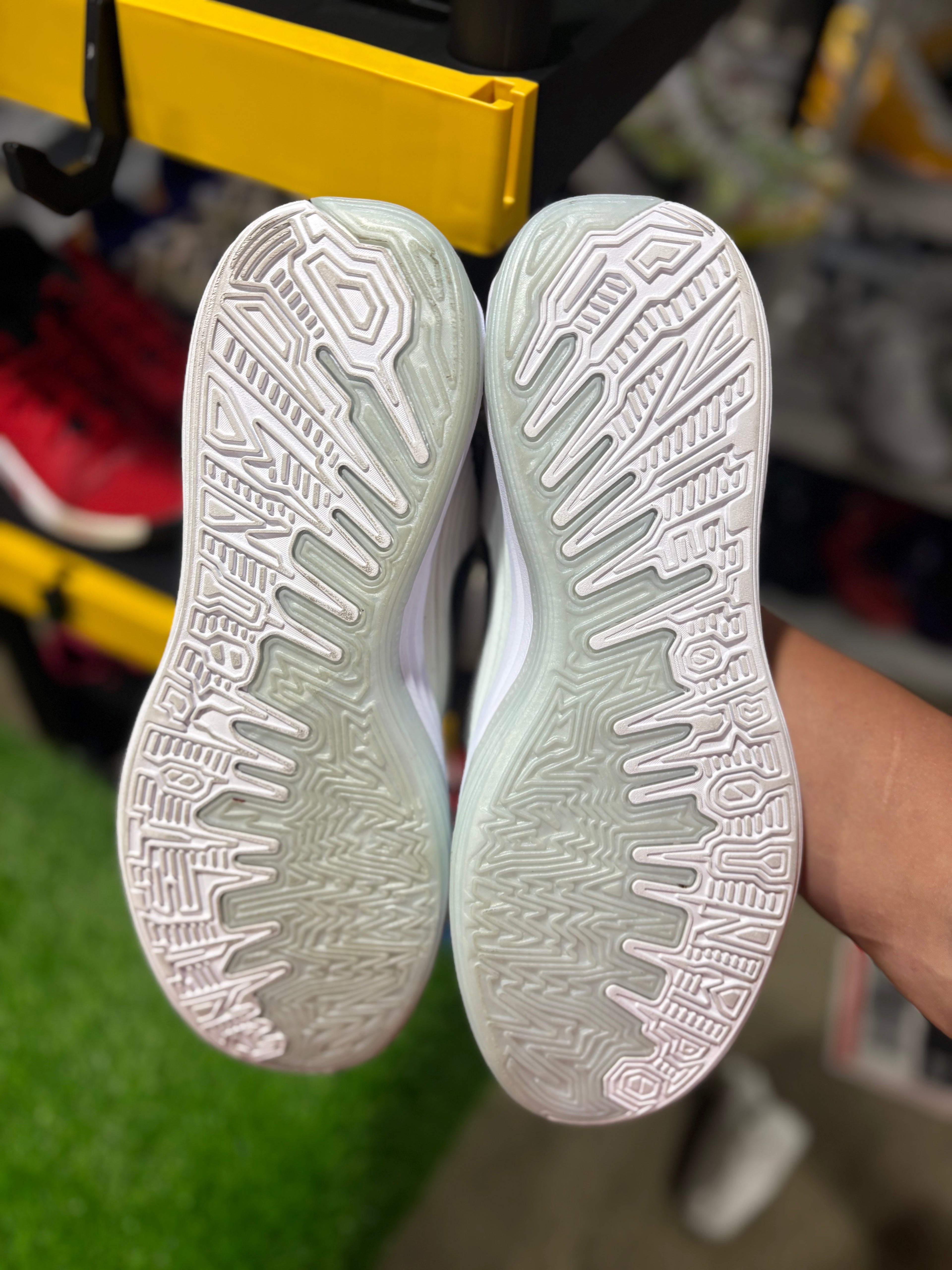 Size 15 - Freak 7 “Black/White”