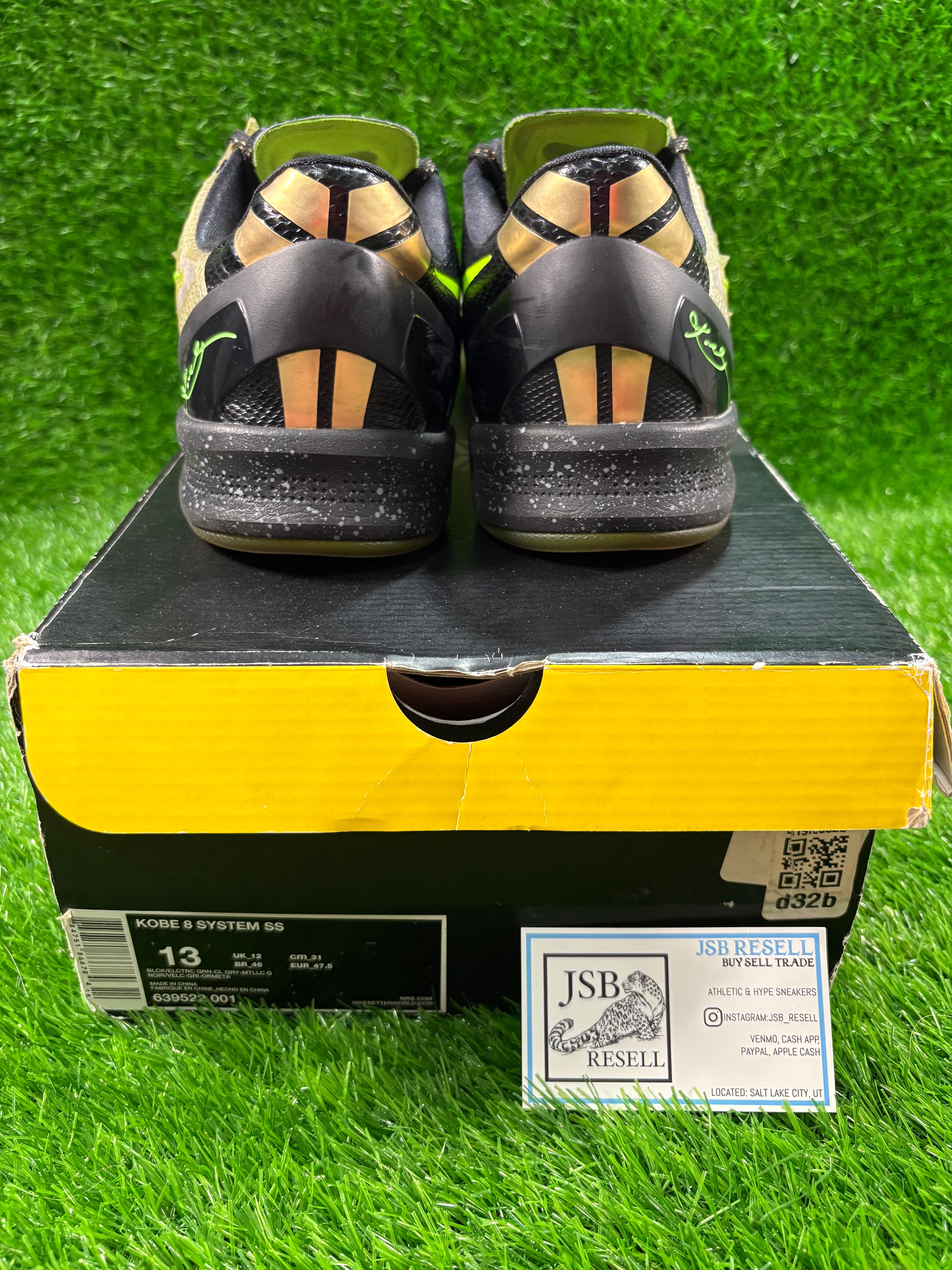 Kobe 8 “SnakeSkin-Christmas”