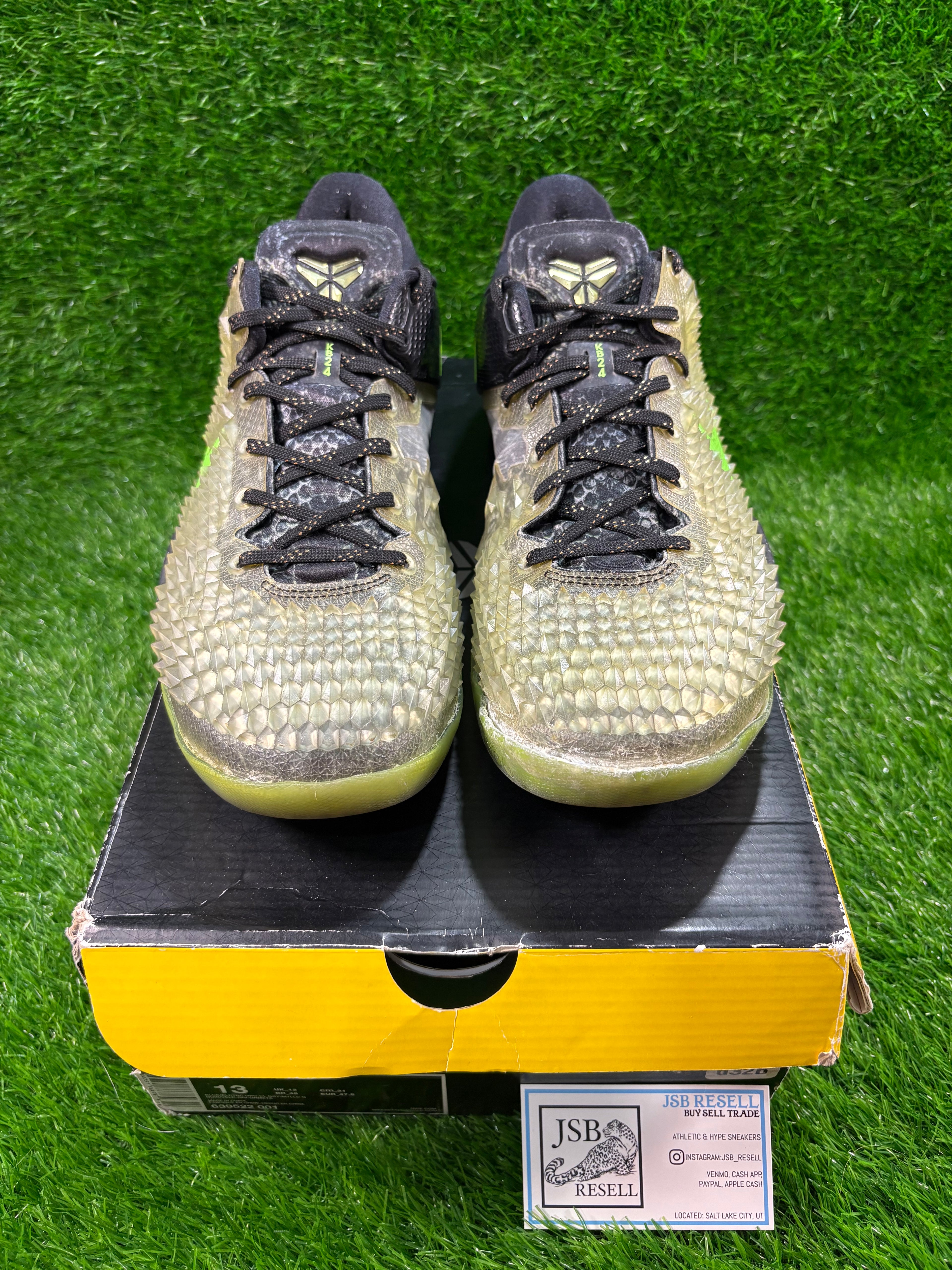 Kobe 8 “SnakeSkin-Christmas”