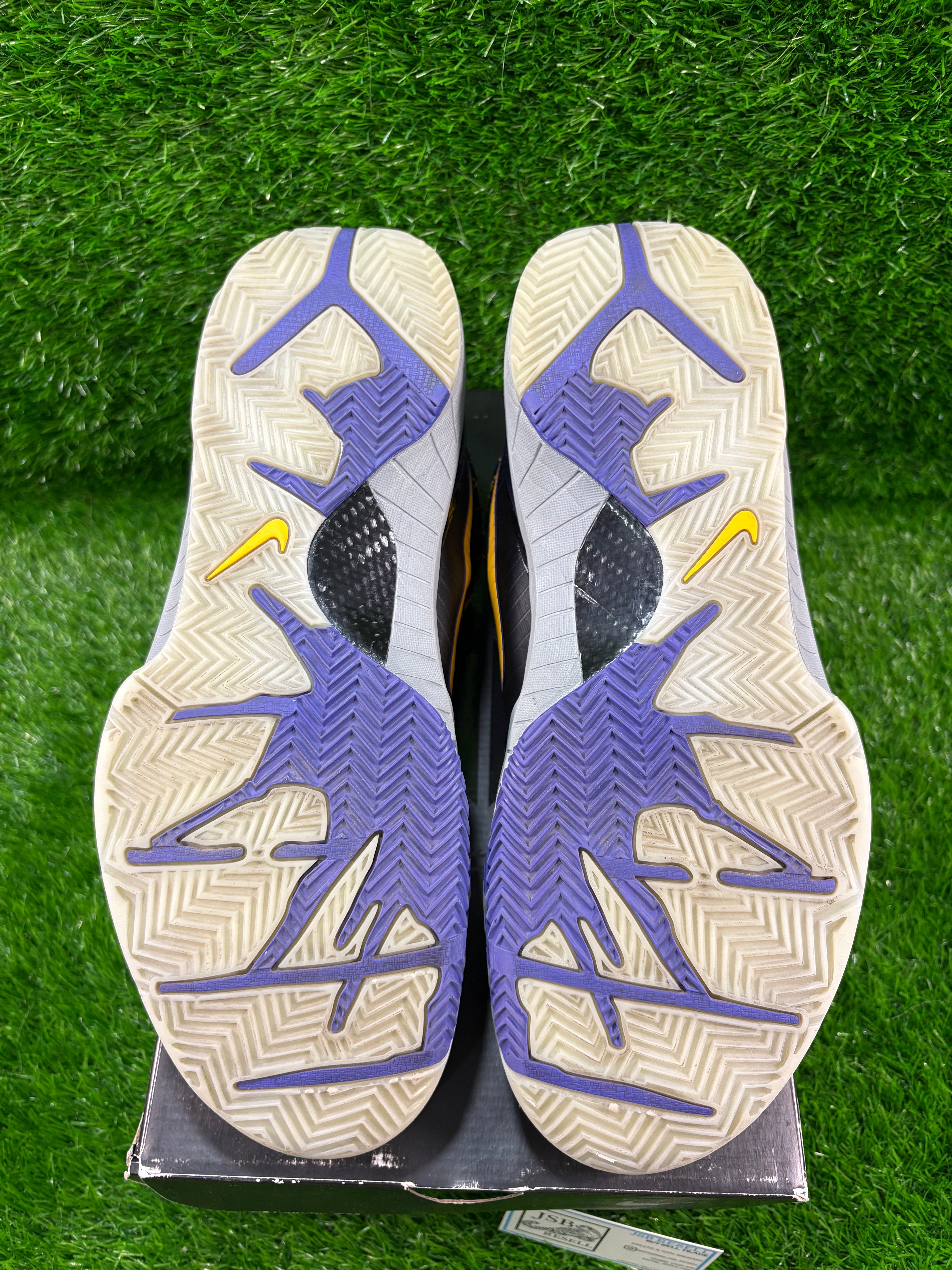 Kobe 4 “Carpe Diem”